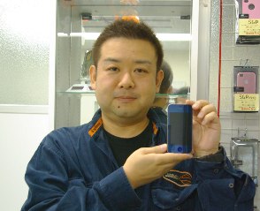 iPhone4ガラス割れ、併せてダークブルーにカスタマイズ！