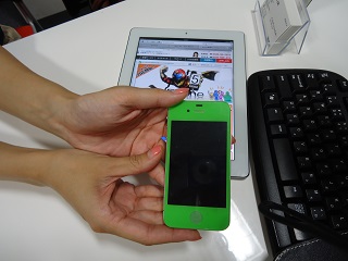 iphone4S　バックプレートが割れて両面カスタマイズ